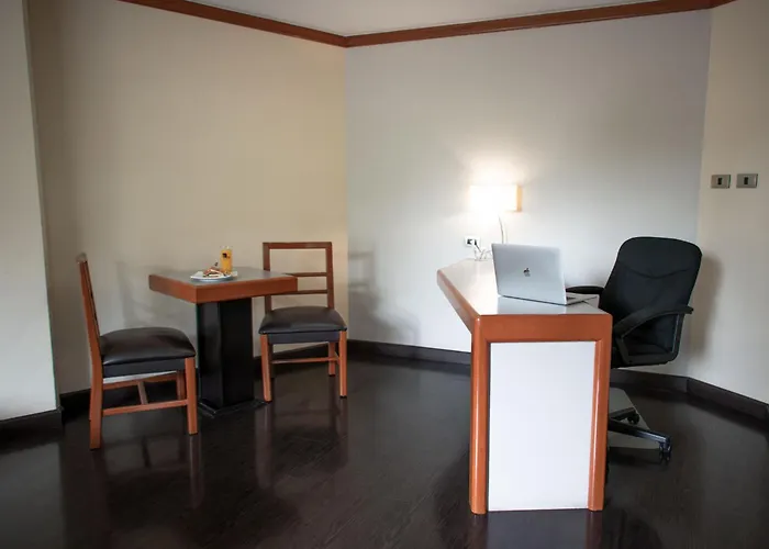 Hotel Abastos Plaza
