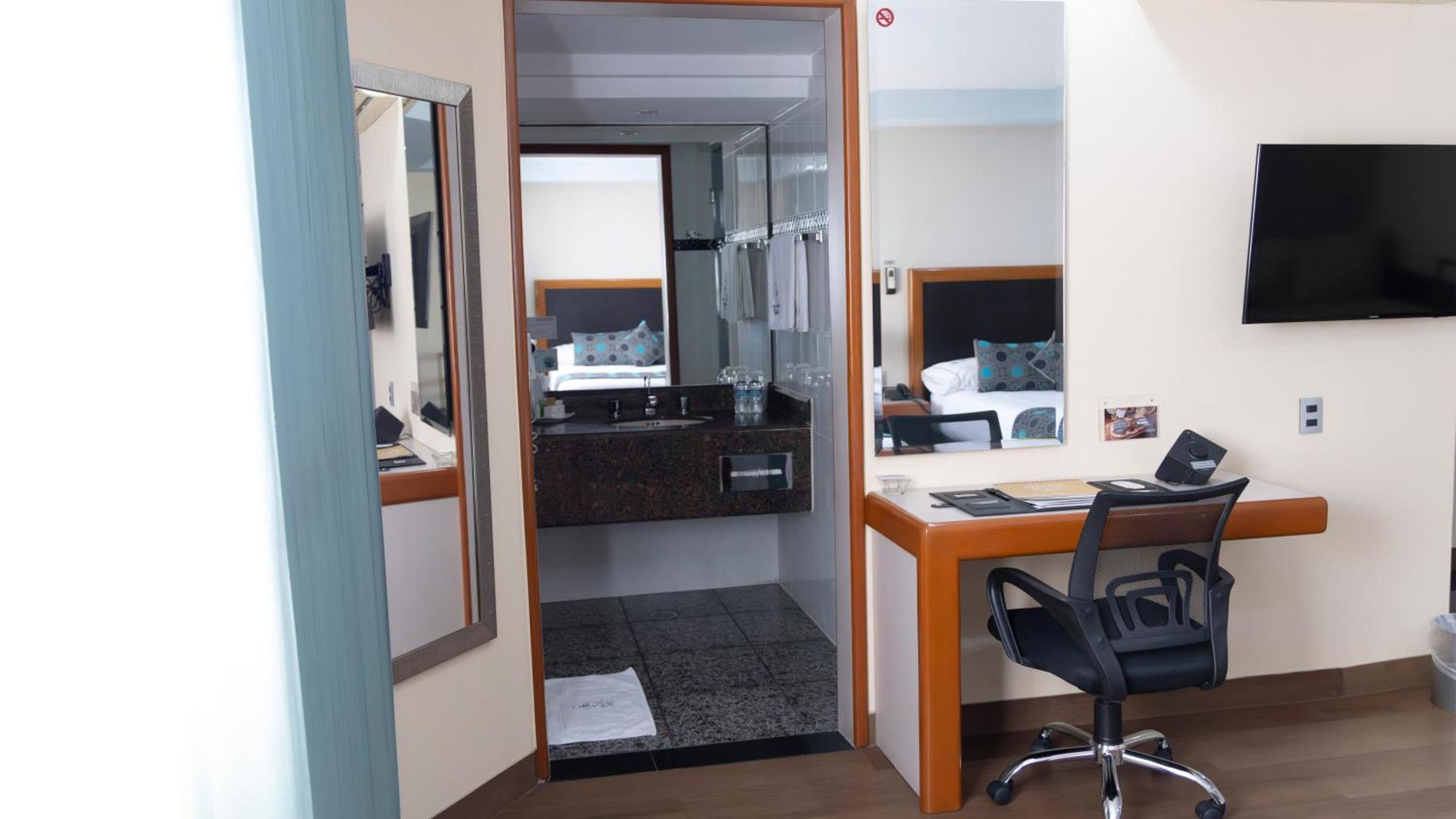 Abastos Plaza 4*