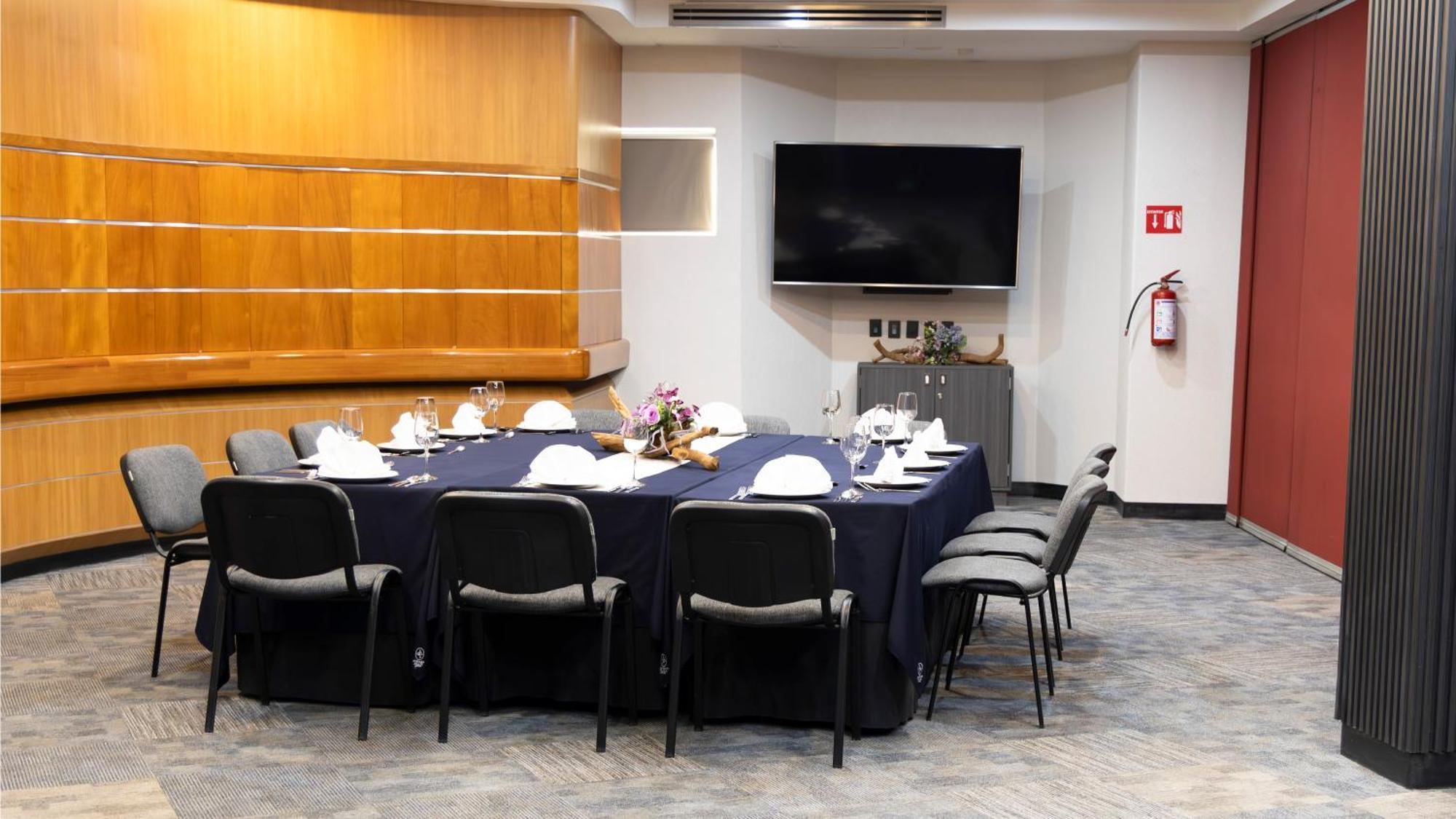 Abastos Plaza Hotel 4*