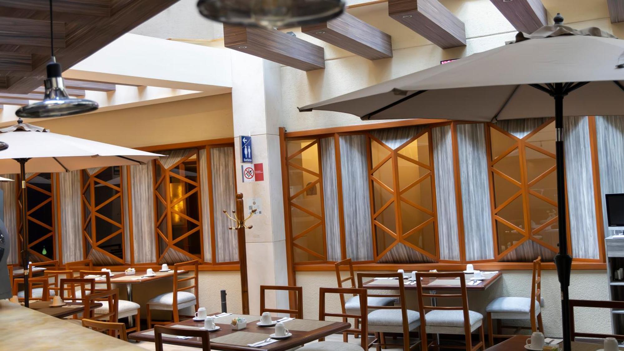 Abastos Plaza Hotel 4*