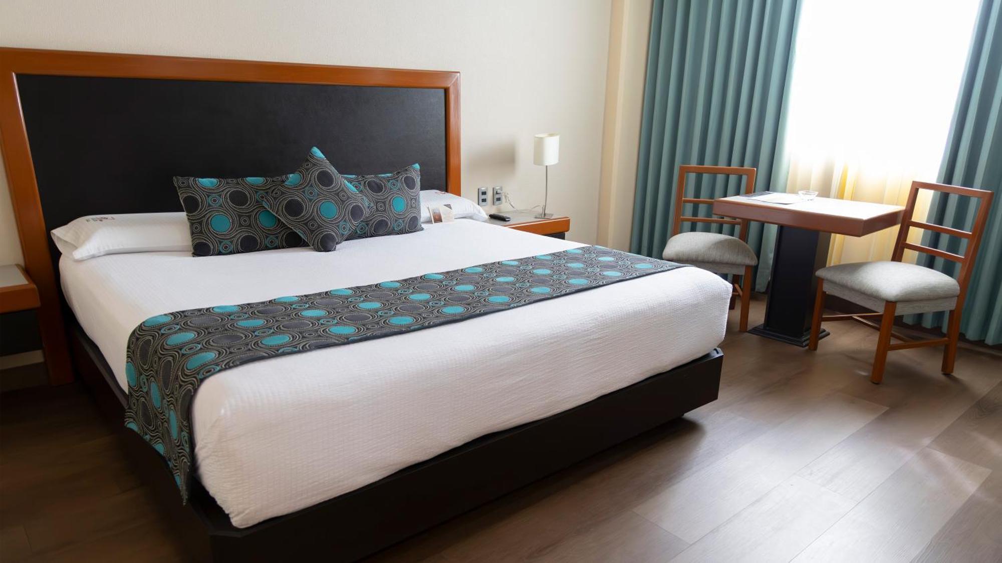 Hotel Abastos Plaza